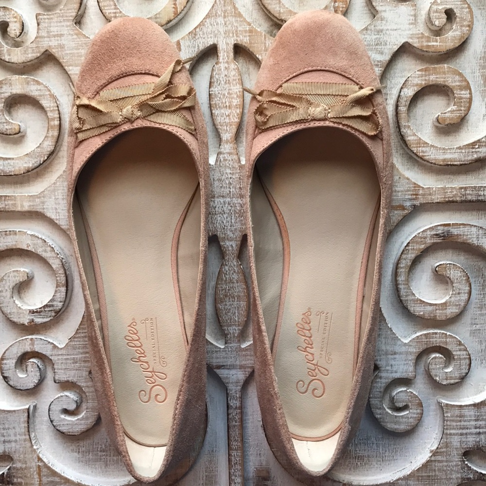 Anthropologie Seychelles pink suede flats size 10